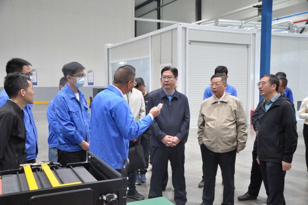 昆明市氢能、储能等绿色能源产业调研组到云南J9集团动力集团有限公司发展调研